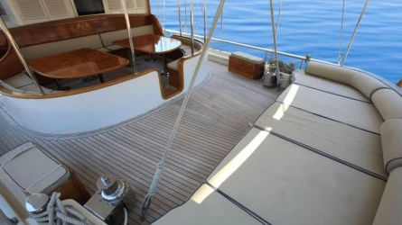 Aegean Clipper 12