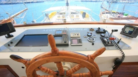 Aegean Clipper 15