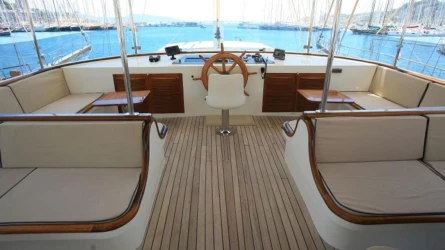 Aegean Clipper 18