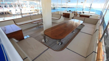 Aegean Clipper 21