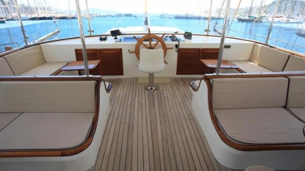 Aegean Clipper 23