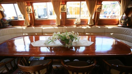 Aegean Clipper 28