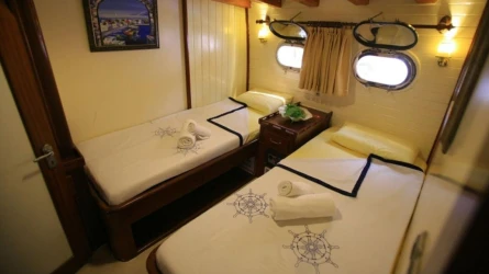 Aegean Clipper 33