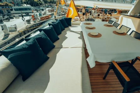 Beluga 1 trawler 7