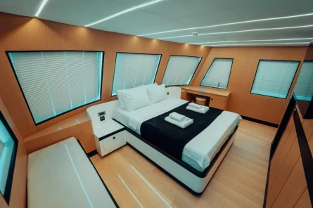 Beluga 1 trawler 17