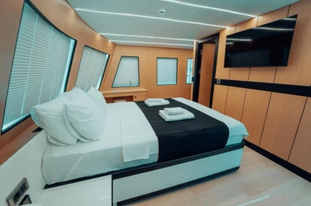 Beluga 1 trawler 19