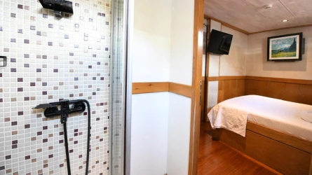 Cemre Mila 27