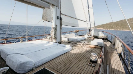 Dea Del Mare 19