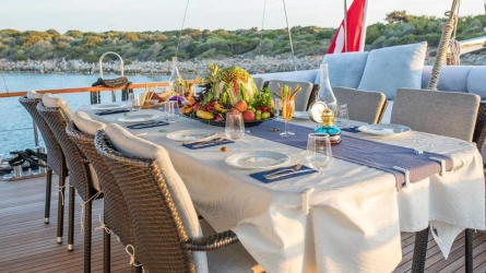 Dea Del Mare 28