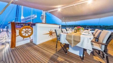 Dea Del Mare 30