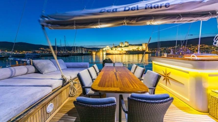 Dea Del Mare 33
