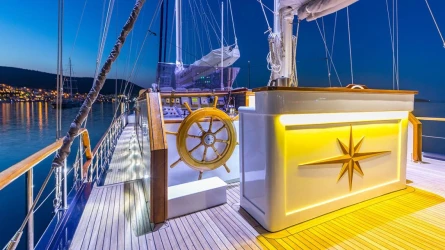 Dea Del Mare 35