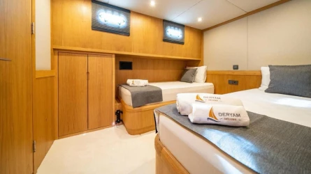 Deryam Deluxe 26