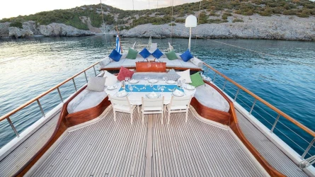Ecce Navigo 9
