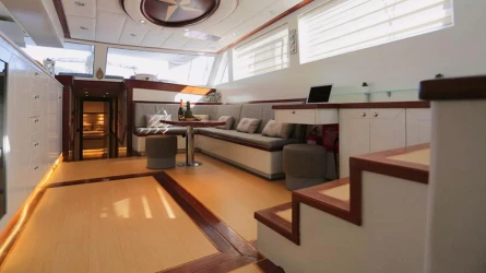 Grand Sailor 10