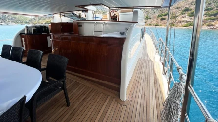Lavinia 10
