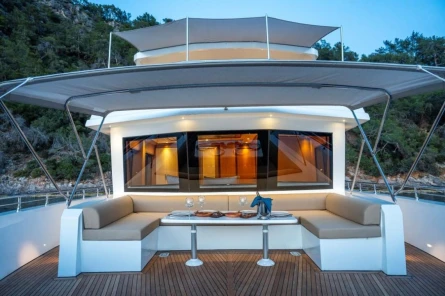 Lila  trawler