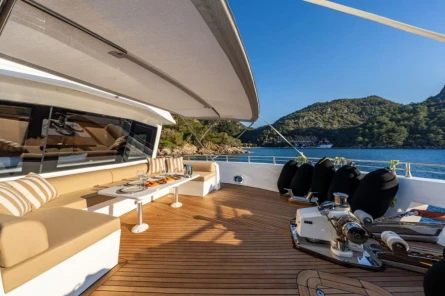 Lila  trawler 5