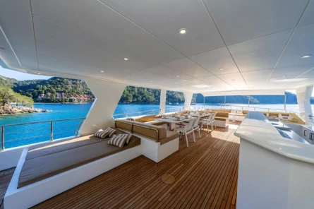 Lila  trawler 7