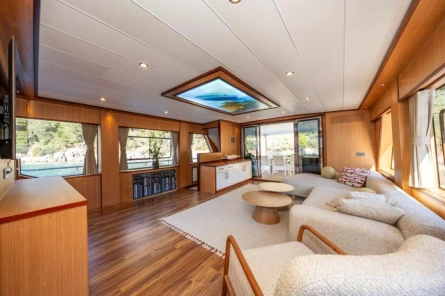 Lila  trawler 17