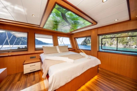 Lila  trawler 18