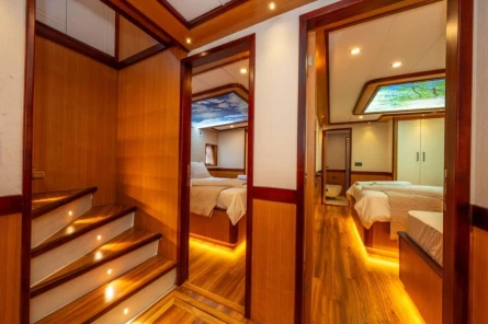 Lila  trawler 20