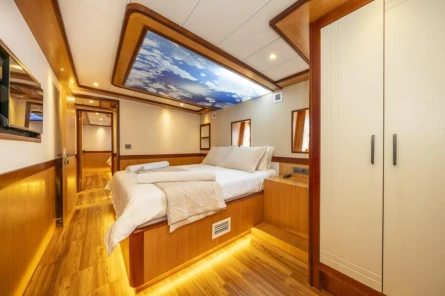 Lila  trawler 22