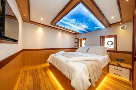 Lila  trawler 27