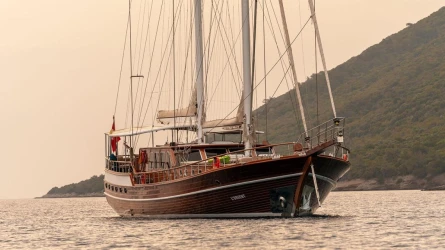 L'Orient 19
