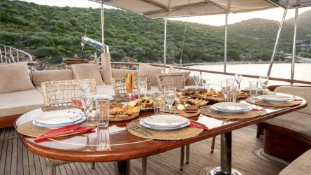 L'Orient 28