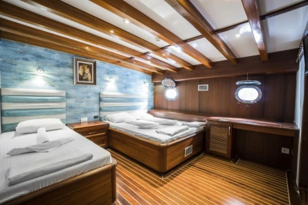 Love Boat 10