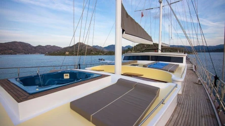 Nevra Queen 18