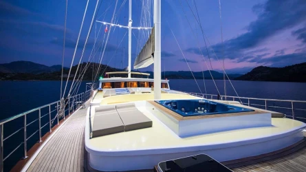 Nevra Queen 25