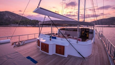 Nevra Queen 28