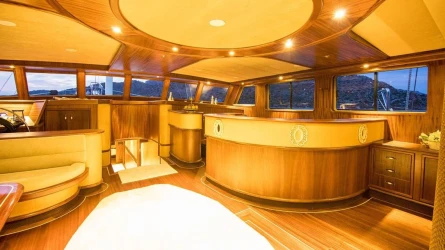 Nevra Queen 35