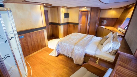 Nevra Queen 43