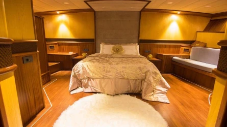 Nevra Queen 61
