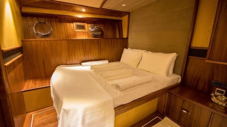 Nevra Queen 62