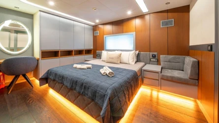 North Wind 28