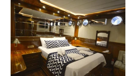Queen Atlantis 40