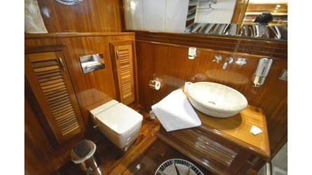 Queen Atlantis 46