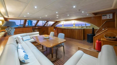Queen Of Sea 30