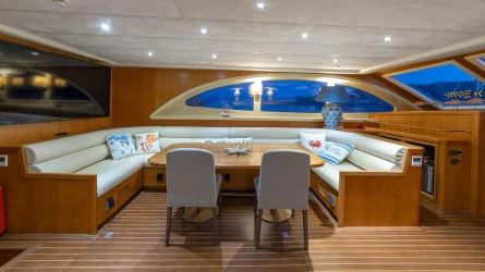 Queen Of Sea 32