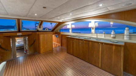 Queen Of Sea 33