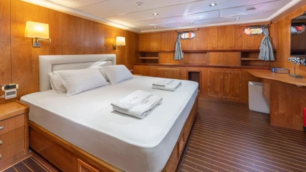 Queen Of Sea 36