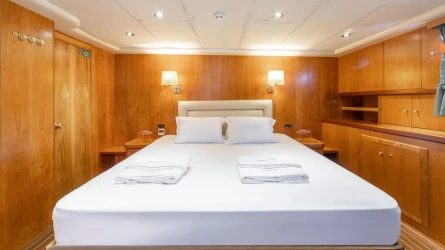 Queen Of Sea 37