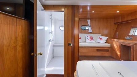 Queen Of Sea 40