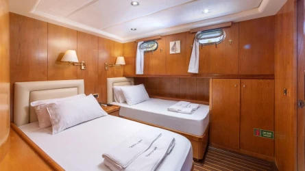 Queen Of Sea 43