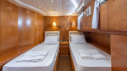 Queen Of Sea 44