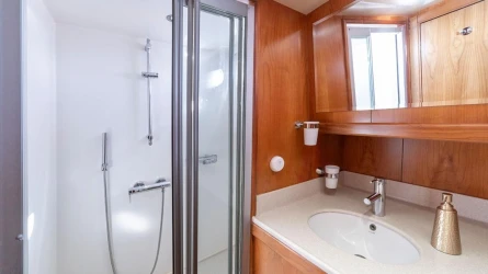 Queen Of Sea 46